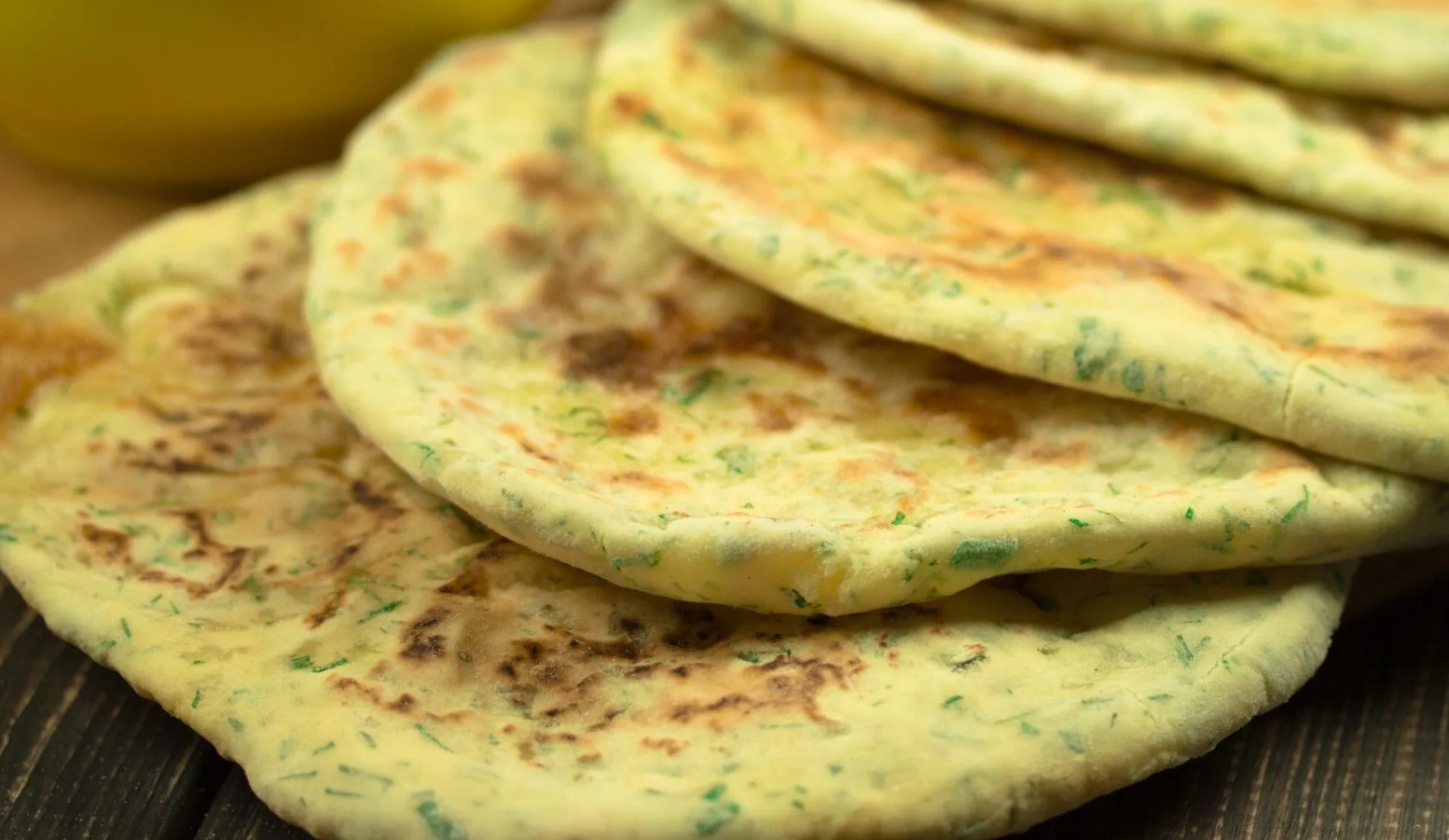 Лепешки с черемшой и адыгейским сыром